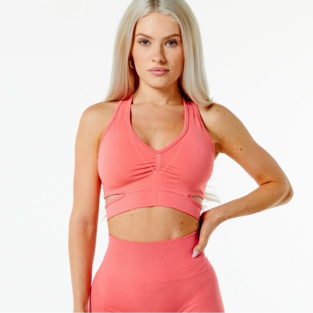 Alphalete Stratus Pixel Pink Sports Bra